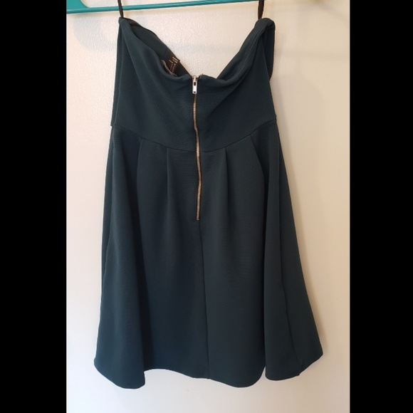 Emerald green staples dress - Picture 3 of 3